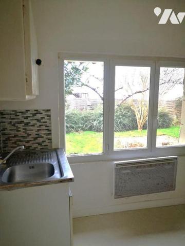 Ensemble immobilier libre de toute occupation, composé de deux maisons :
. PAVILLON (env.119m2...