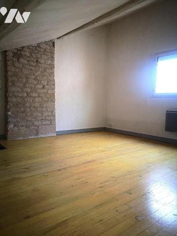 Ensemble immobilier libre de toute occupation, composé de deux maisons :
. PAVILLON (env.119m2...