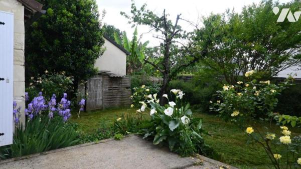 Ensemble immobilier libre de toute occupation, composé de deux maisons :
. PAVILLON (env.119m2...