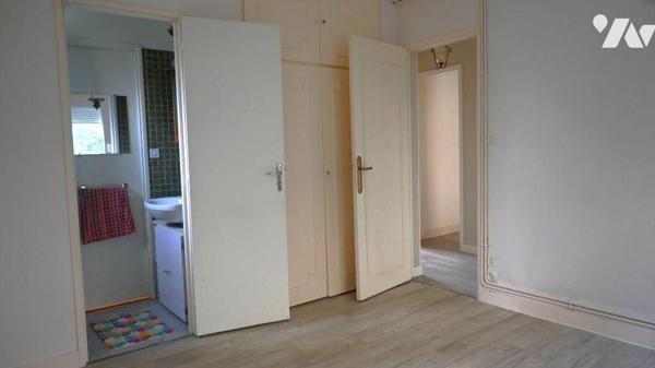 Ensemble immobilier libre de toute occupation, composé de deux maisons :
. PAVILLON (env.119m2...