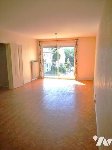 Ensemble immobilier libre de toute occupation, composé de deux maisons :
. PAVILLON (env.119m2...