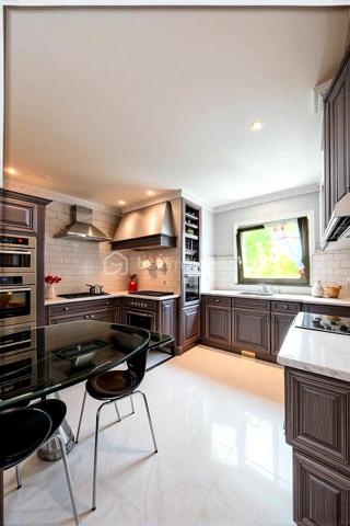 Nouveauté sur le marché ! Découvrez ce spacieux appartement familial de 113 m², situé dans une résidence calme et parfaitement entretenue à Livry-Gargan Avenue Liégeard. Un bien qui allie espace, lumière et convivialité.

Ce qui fait la différence :

Un séjour XXL de 32 m² avec cheminée : la pièce idéale pour recevoir, partager et créer des souvenirs.

Deux balcons exposés Nord et Est : profitez de la lumière et de l'air extérieur à tout moment de la journée.

Trois chambres spacieuses desservies par un grand dégagement : une circulation fluide et agréable au quotidien.

Cave et deux boxes communiquants en sous-sol : un vrai plus pour le rangement et le stationnement.

La résidence :
Petite copropriété fermée et sécurisée datant de 1989 (16 lots au total), offrant un cadre de vie paisible avec digicode, interphone, fibre optique et VMC. À proximité immédiate des commerces, des écoles et des espaces verts.

La présente annonce concerne 4 lots (11, 23, 45 et 46) au sein d'une copropriété de 16 lots, sans procédure en cours.

Contactez-moi sans tarder pour organiser une visite !