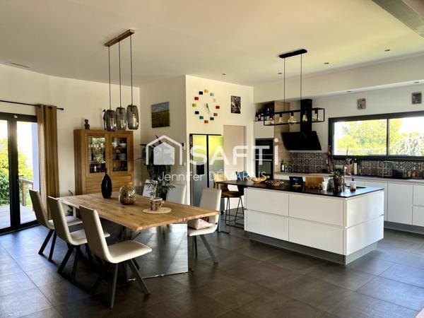 SUPERBE MAISON COMTEMPORAINE A LESPINASSE