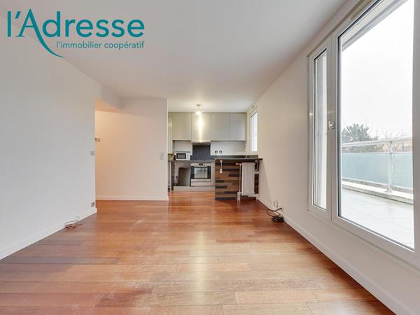 Appartement Noisy Le Grand 2 pièce(s) DERNIER ETAGE + TERRASSE