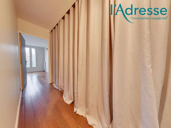 Appartement Noisy Le Grand 2 pièce(s) DERNIER ETAGE + TERRASSE