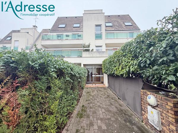 Appartement Noisy Le Grand 2 pièce(s) DERNIER ETAGE + TERRASSE