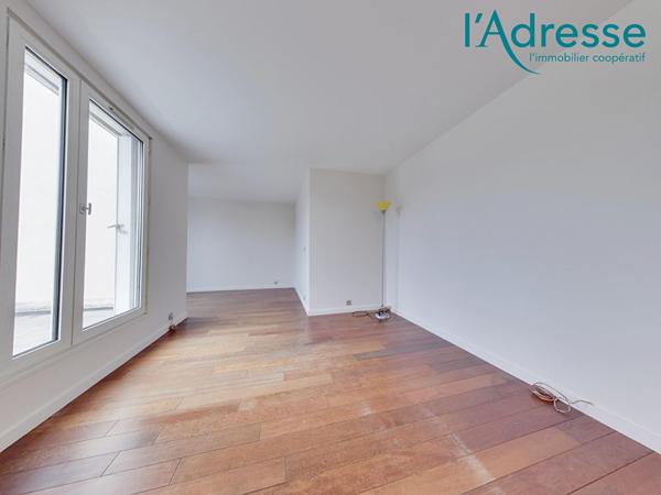 Appartement Noisy Le Grand 2 pièce(s) DERNIER ETAGE + TERRASSE