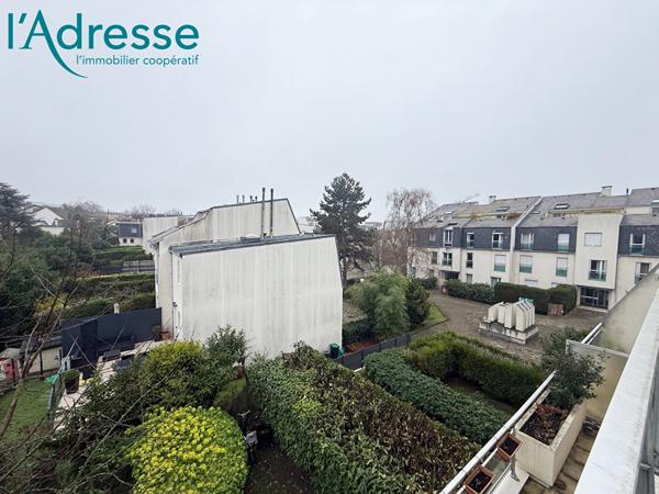 Appartement Noisy Le Grand 2 pièce(s) DERNIER ETAGE + TERRASSE