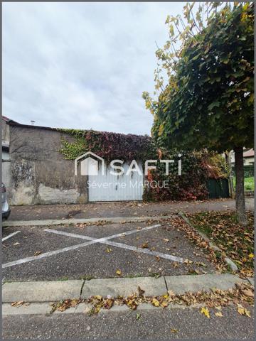 Maison de Village libre sur 3 faces