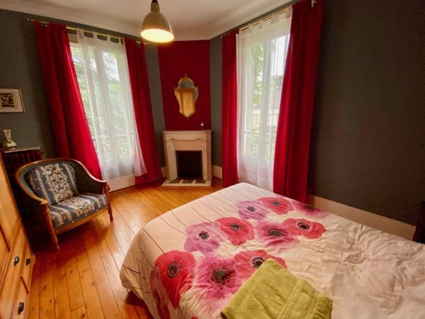 Maison de charme avec jardin au centre d'Andrésy