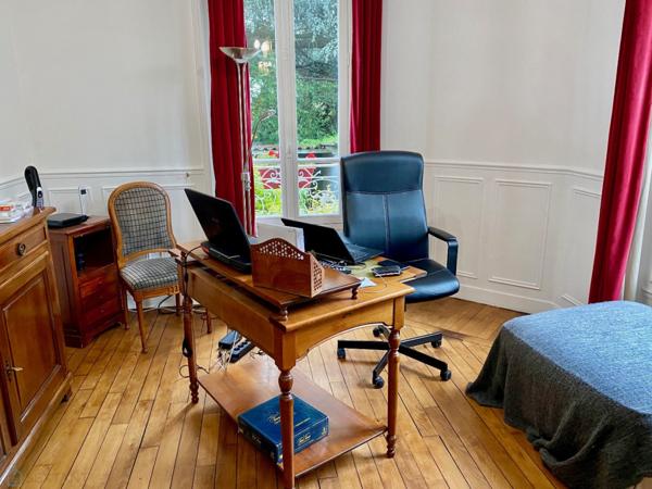 Maison de charme avec jardin au centre d'Andrésy