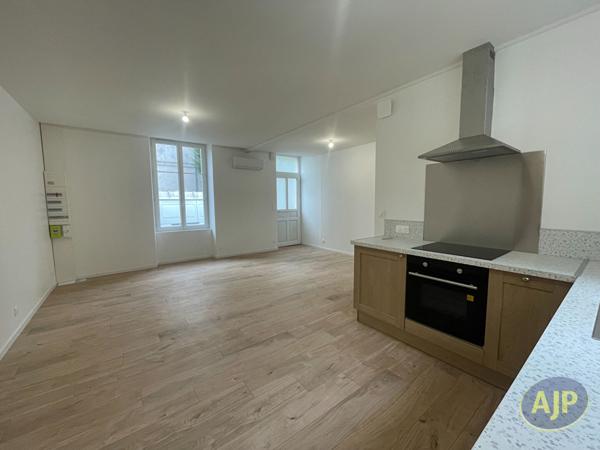 Vente maison Saintes : 234 200 € - AJP Immobilier Saintes