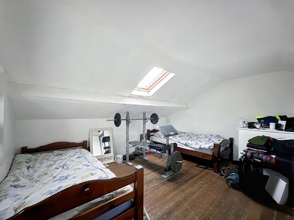 Maison-appartement Village de Saint-Jérôme 13013, fort potentiel, travaux à prévoir