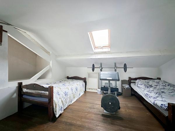 Maison-appartement Village de Saint-Jérôme 13013, fort potentiel, travaux à prévoir