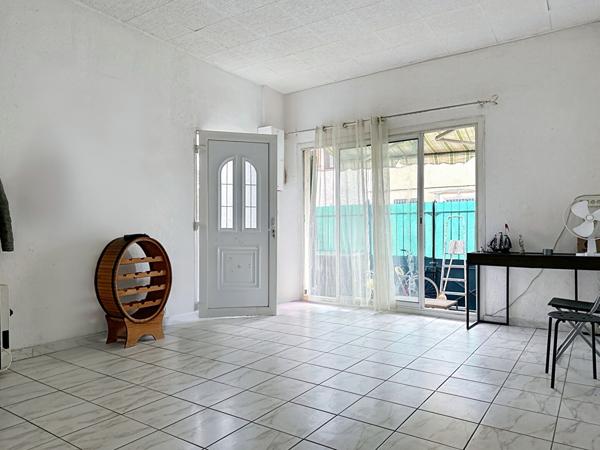 Maison-appartement Village de Saint-Jérôme 13013, fort potentiel, travaux à prévoir