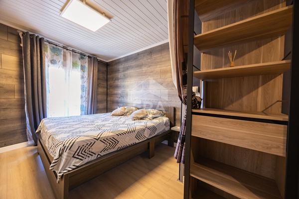 ESTAGEL : Maison de village de charme avec piscine et garage à vendre