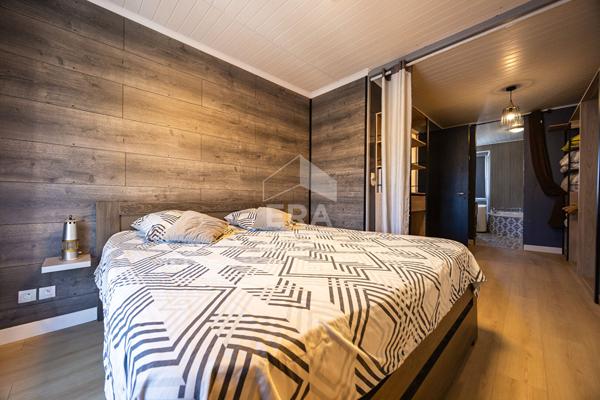 ESTAGEL : Maison de village de charme avec piscine et garage à vendre