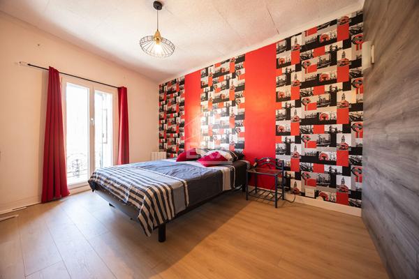 ESTAGEL : Maison de village de charme avec piscine et garage à vendre