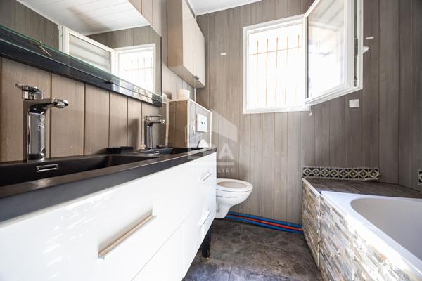 ESTAGEL : Maison de village de charme avec piscine et garage à vendre