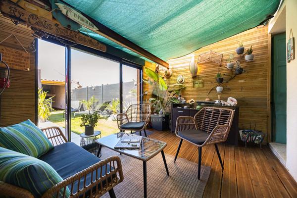 ESTAGEL : Maison de village de charme avec piscine et garage à vendre