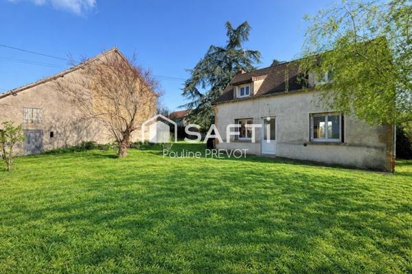 Maison de campagne avec vue dégagée, 3 chambres et beau potentiel.