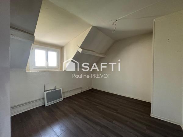 Maison de campagne avec vue dégagée, 3 chambres et beau potentiel.