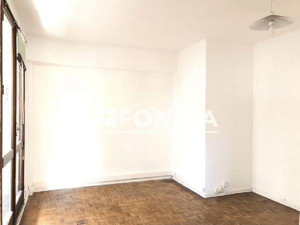 Location Local commercial 3 pièces 59.9 m² - 2 RUE DE FORBIN Marseille 13003