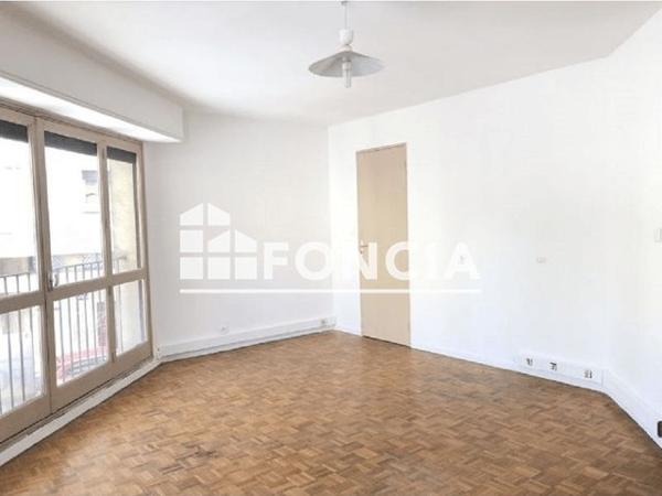 Location Local commercial 3 pièces 59.9 m² - 2 RUE DE FORBIN Marseille 13003