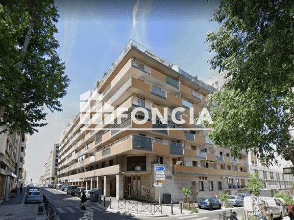 Location Local commercial 3 pièces 59.9 m² - 2 RUE DE FORBIN Marseille 13003