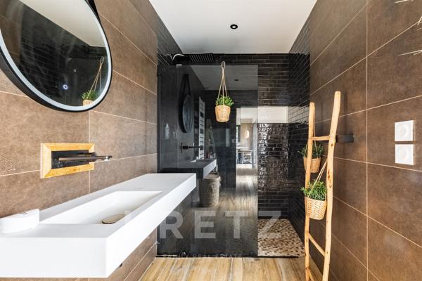 DIJON – Villa d’architecte contemporaine de plain-pied avec piscine & prestations d’exception