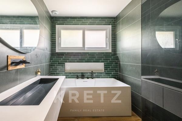 DIJON – Villa d’architecte contemporaine de plain-pied avec piscine & prestations d’exception