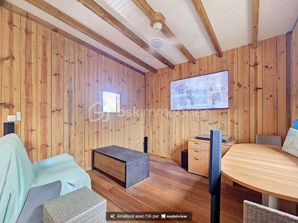 EXCLUSIVITE 
Delphine MIRANDA pour BSK Immobilier 

Nouveauté !
Je vous propose cette maison bois d'une surface habitable de 59 m2, (surface utile 68 m2) édifiée de plain-pied sur une parcelle plane de 303 m2.
Agencement fonctionnel proposant une entrée sur salon- séjour , un toilette indépendant, deux chambres avec dressings de 12 m2 , une salle d'eau avec douche à l'italienne , une cuisine équipée ouverte sur la terrasse abritée, prolongée par un deck en cumaru.
Citerne tampon pour pallier aux coupures d'eau.
Assainissement individuel avec conformité.
Environnement calme à 10 minutes du centre ville de Saint François , commodités à pied.

Idéal pour un investissement, un pied à terre ou votre résidence principale.

Plus d'informations? N'hésitez pas à me contacter par message ou appel whatsapp!