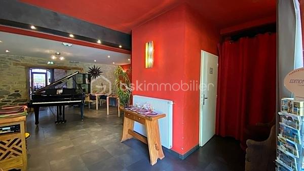 Local d'activités de 161 m²
