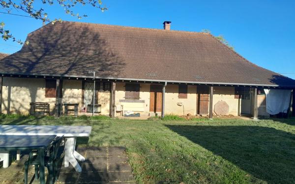 Maison à vendre    5 pièces •  Savigny-sur-Seille