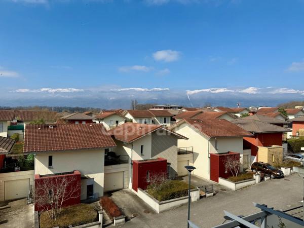 Appartement en attique à vendre 5 pièces PRÉVESSIN MOENS (01) - 105m2 - terrasses (34m2), garage et parking privatif