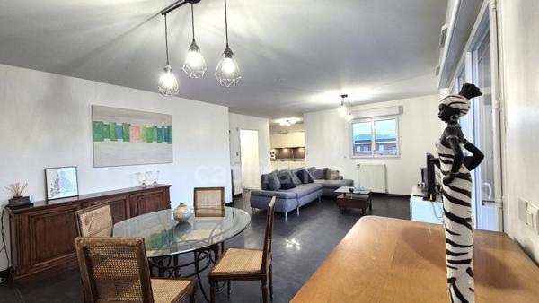 Appartement en attique à vendre 5 pièces PRÉVESSIN MOENS (01) - 105m2 - terrasses (34m2), garage et parking privatif