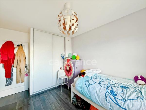 Appartement en attique à vendre 5 pièces PRÉVESSIN MOENS (01) - 105m2 - terrasses (34m2), garage et parking privatif