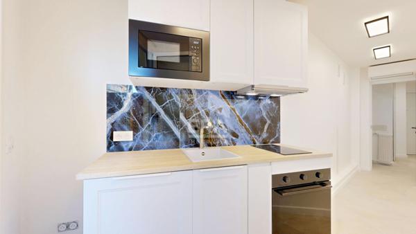 NICE - FLEURS : JOLI F1 AVEC BALCONS AU CALME