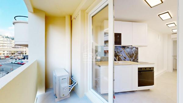 NICE - FLEURS : JOLI F1 AVEC BALCONS AU CALME