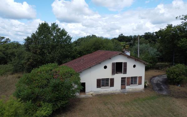 Maison à vendre    4 pièces •  Coudures