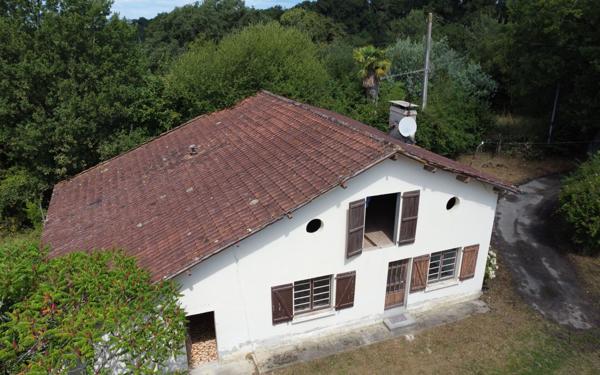 Maison à vendre    4 pièces •  Coudures