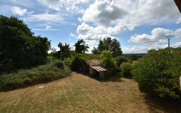 Maison à vendre    4 pièces •  Coudures