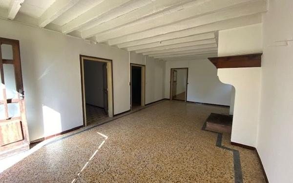 Maison à vendre    4 pièces •  Coudures