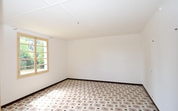 Maison à vendre    4 pièces •  Coudures