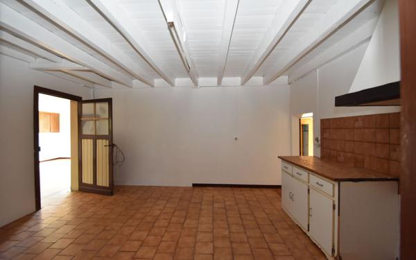 Maison à vendre    4 pièces •  Coudures