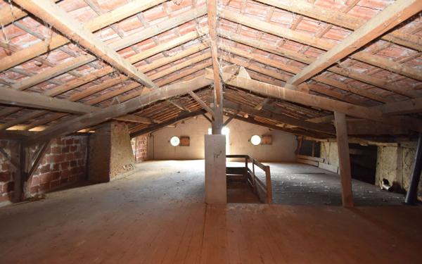 Maison à vendre    4 pièces •  Coudures