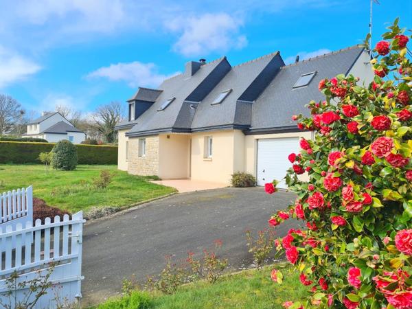La Méaugon (22440) maison traditionnelle sur 1000 m2 de terrain clos, avec 4 chambres