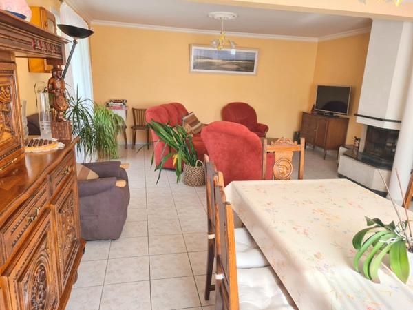 La Méaugon (22440) maison traditionnelle sur 1000 m2 de terrain clos, avec 4 chambres