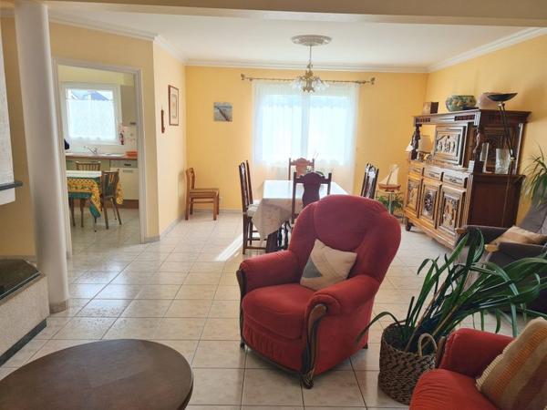 La Méaugon (22440) maison traditionnelle sur 1000 m2 de terrain clos, avec 4 chambres