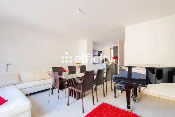 Maison
         4 pièces
        - 93 m² Exclusivité 490 000 € *